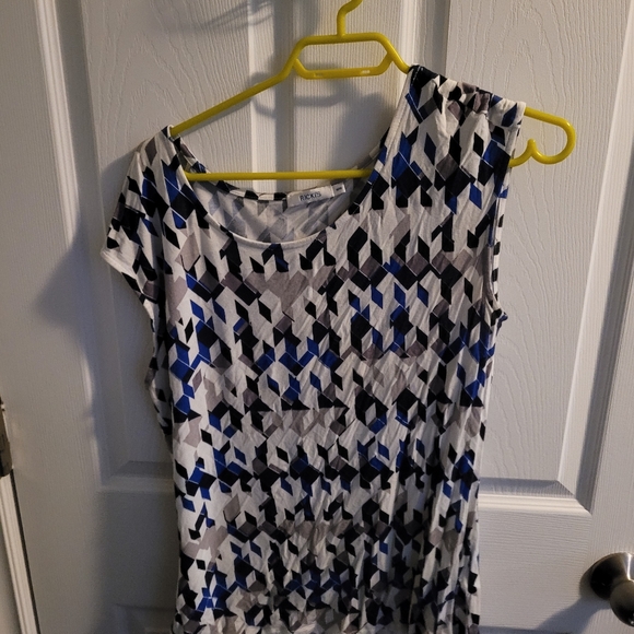 Ladies M tops - Picture 4 of 4